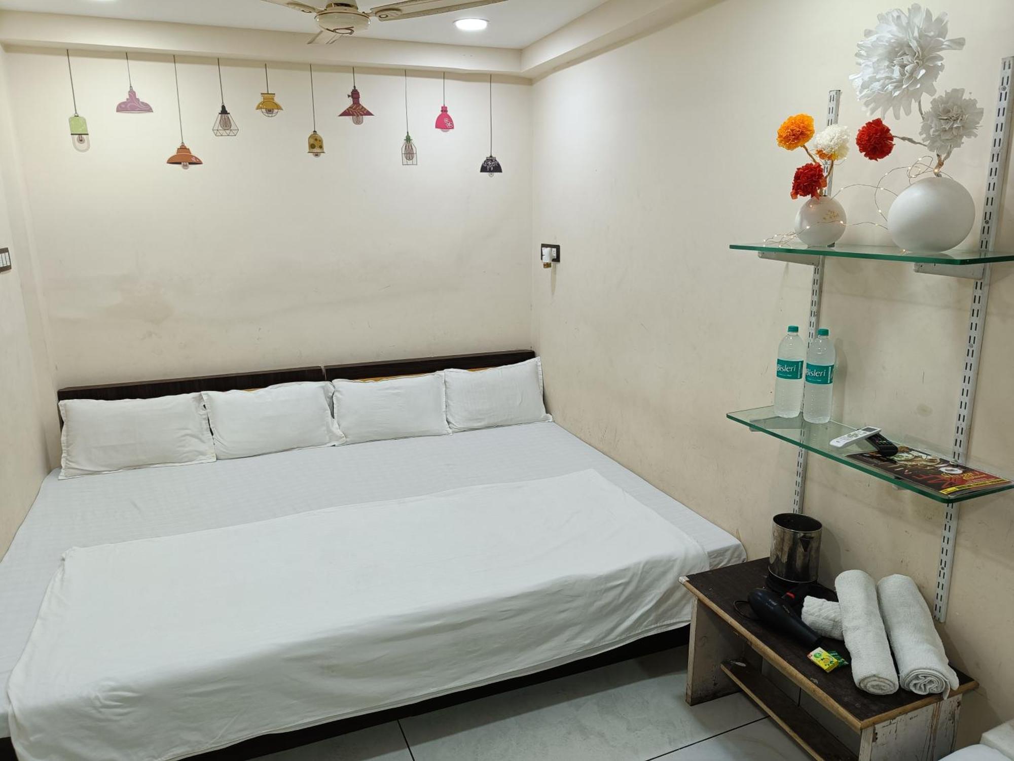Hotel S Tower Ujjain Exterior photo