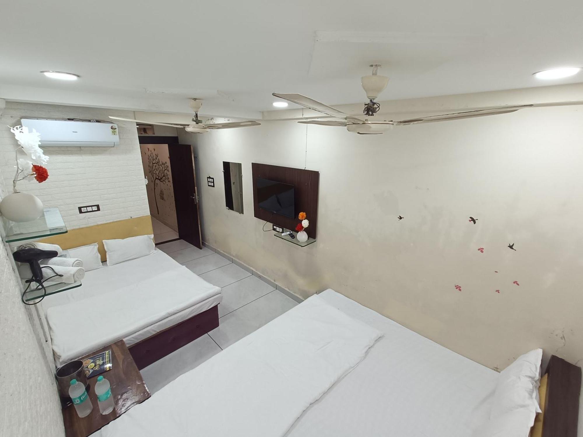 Hotel S Tower Ujjain Exterior photo