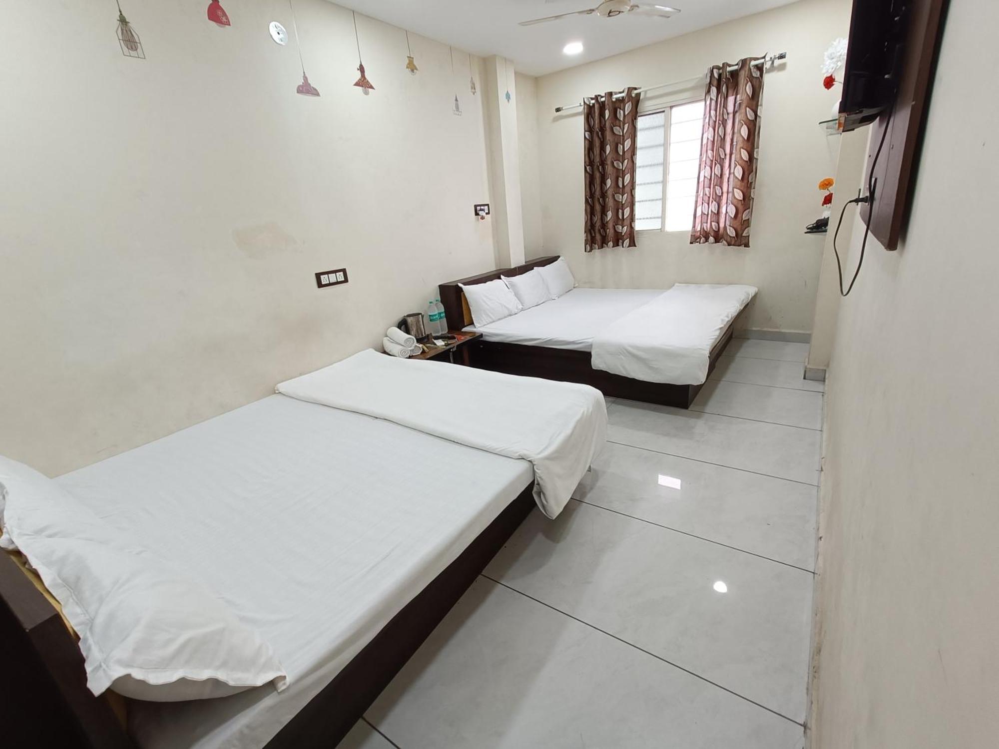 Hotel S Tower Ujjain Exterior photo