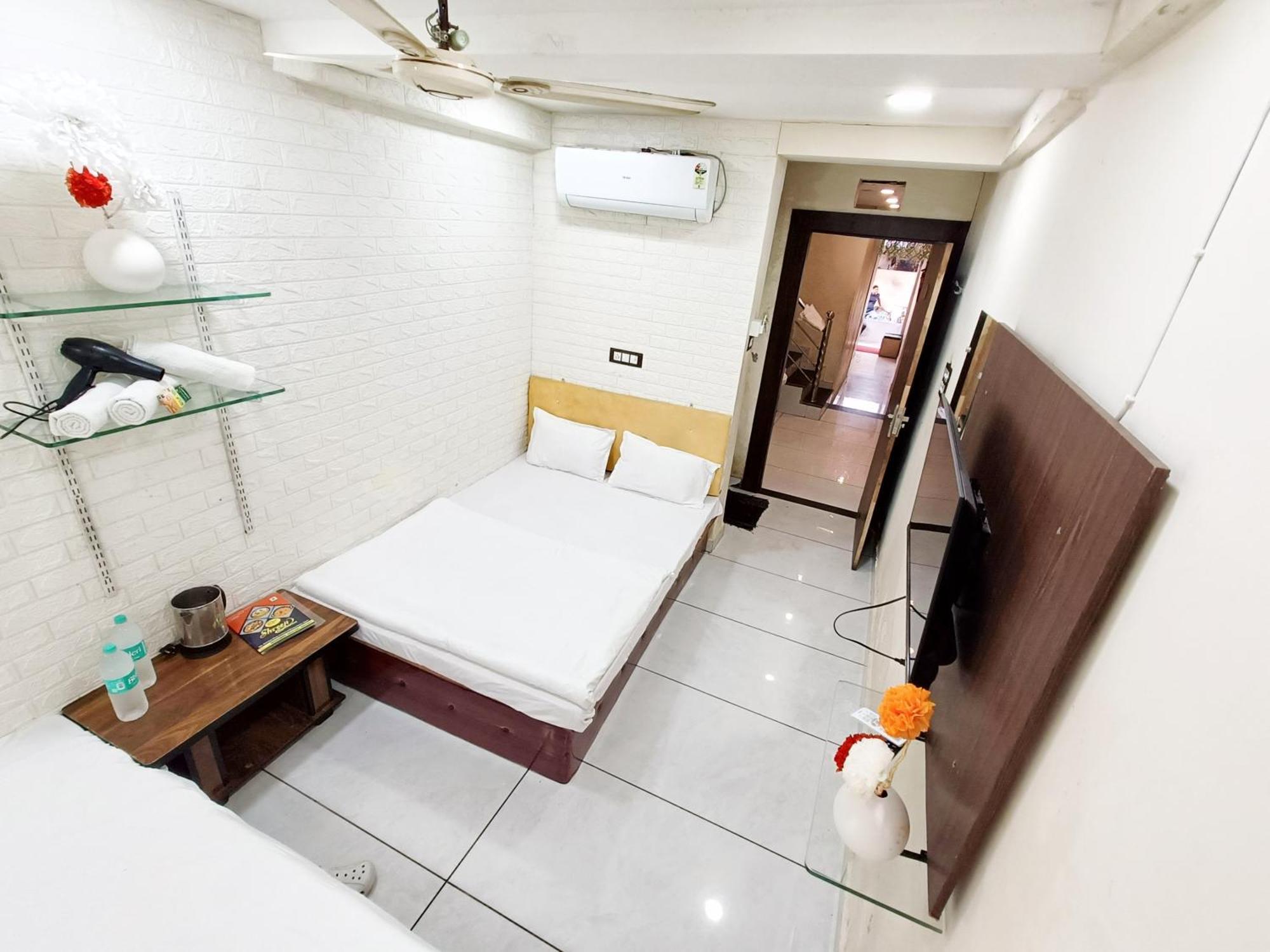 Hotel S Tower Ujjain Exterior photo