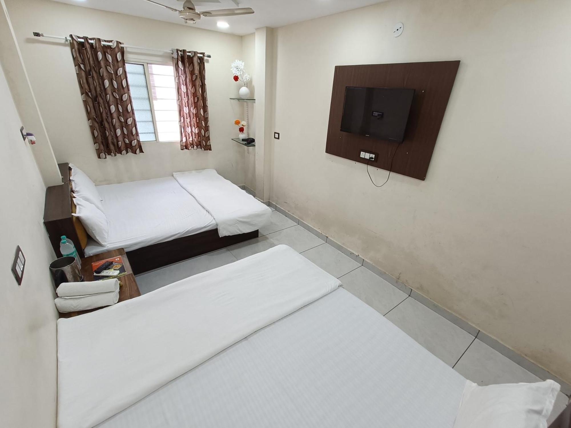 Hotel S Tower Ujjain Exterior photo