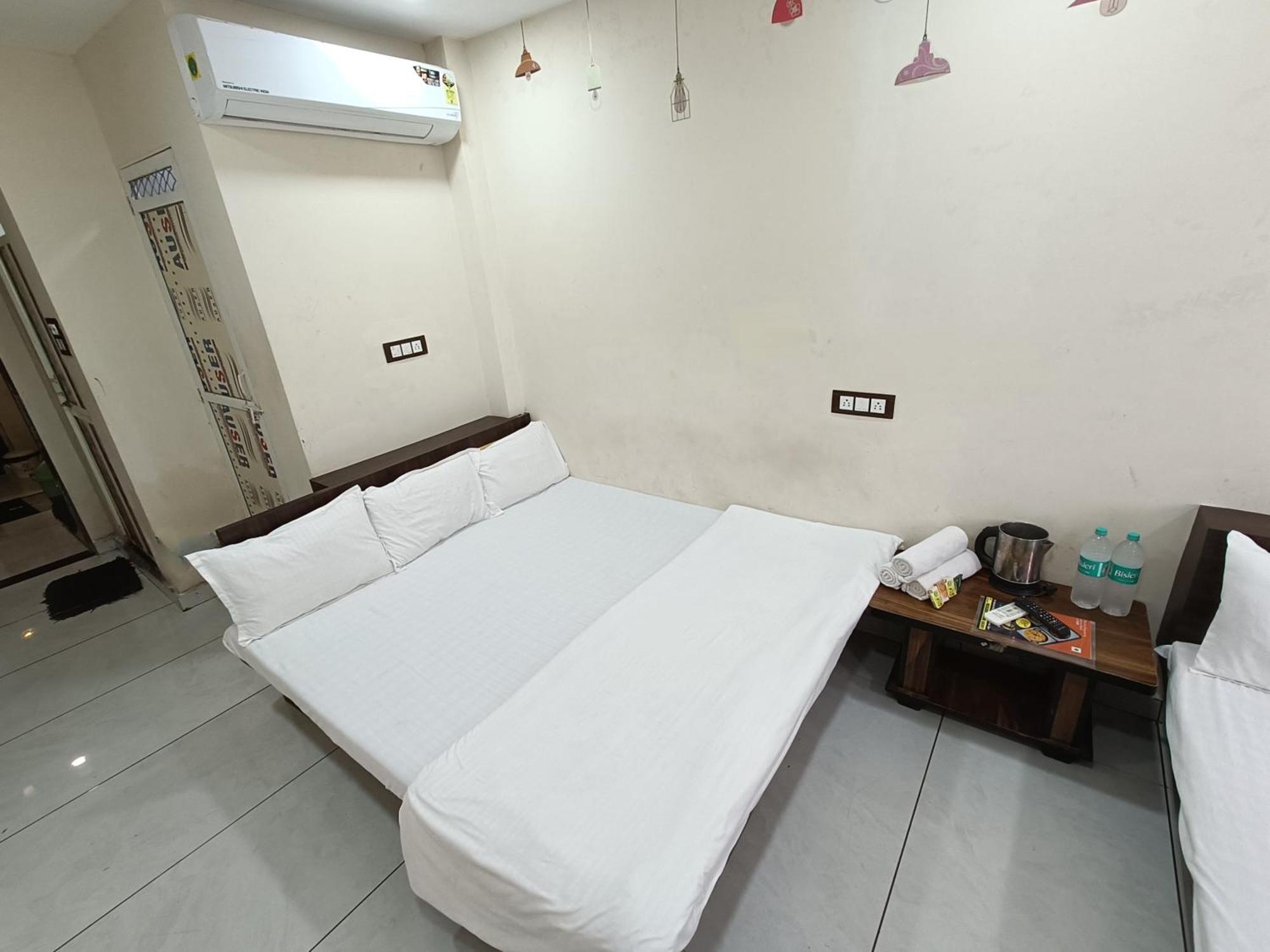 Hotel S Tower Ujjain Exterior photo