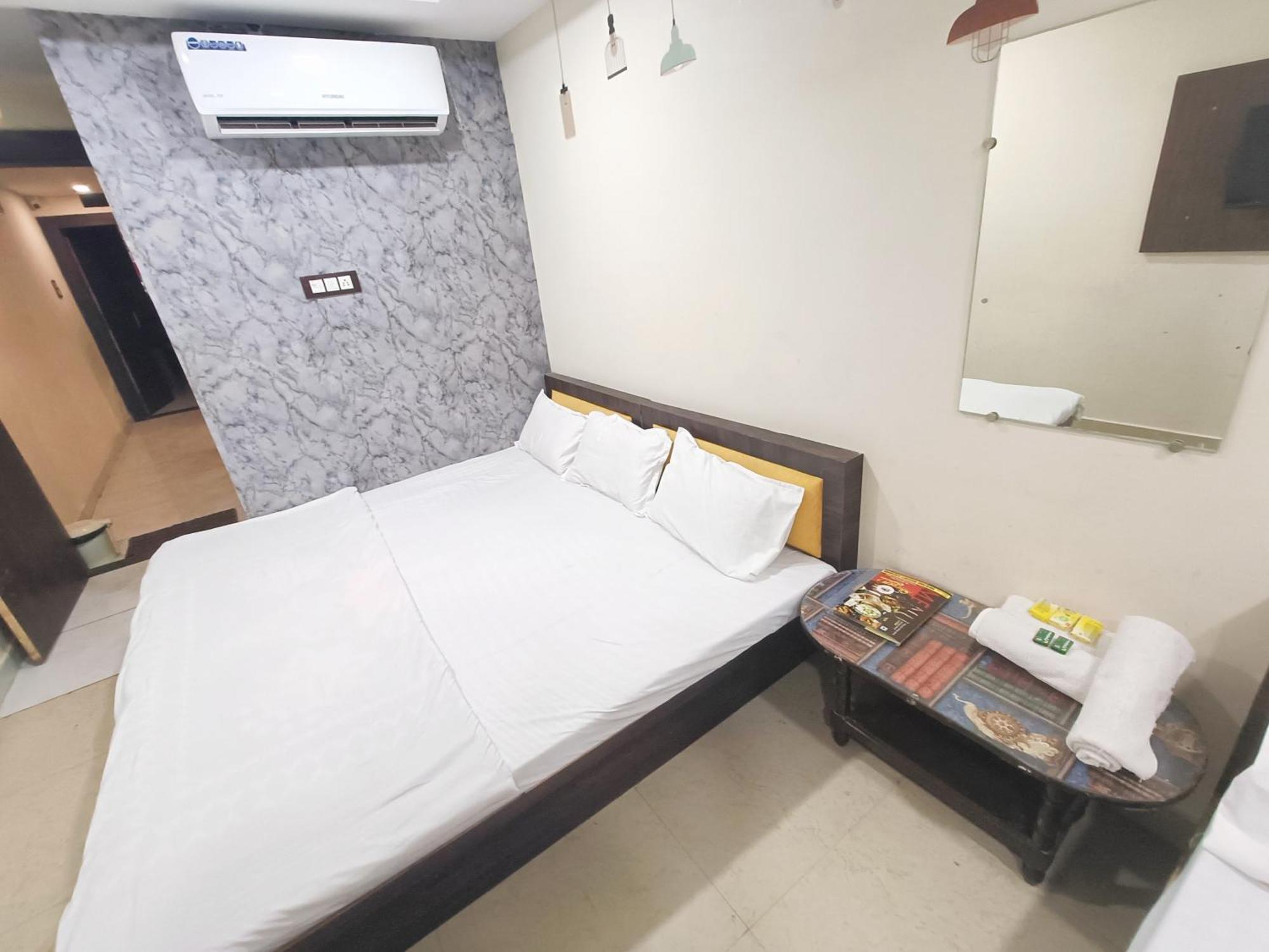 Hotel S Tower Ujjain Exterior photo