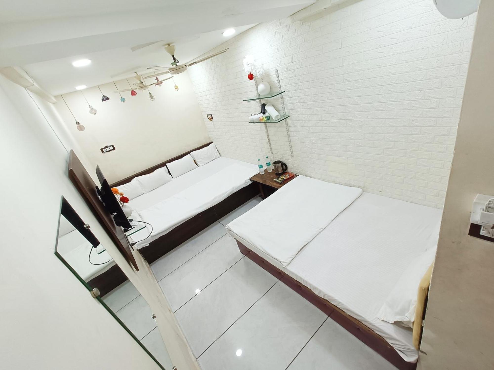 Hotel S Tower Ujjain Exterior photo